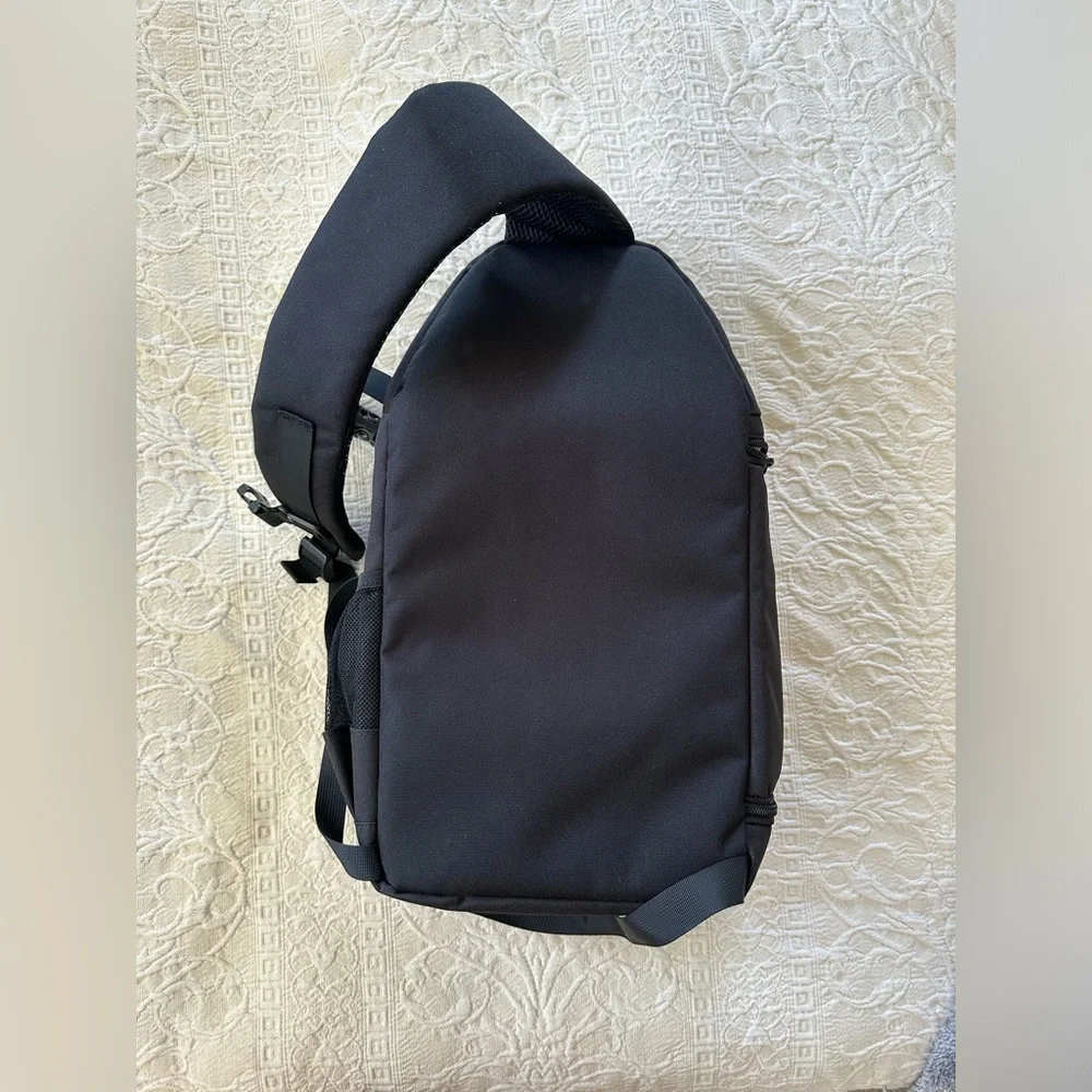 NWOT Caden Camera Crossbody Bag, black